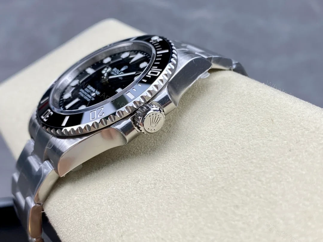 View 6 of Rolex Submariner Super Clone VS V3 No-Date 41 Stainless Steel Black Cerachrom 124060-0001