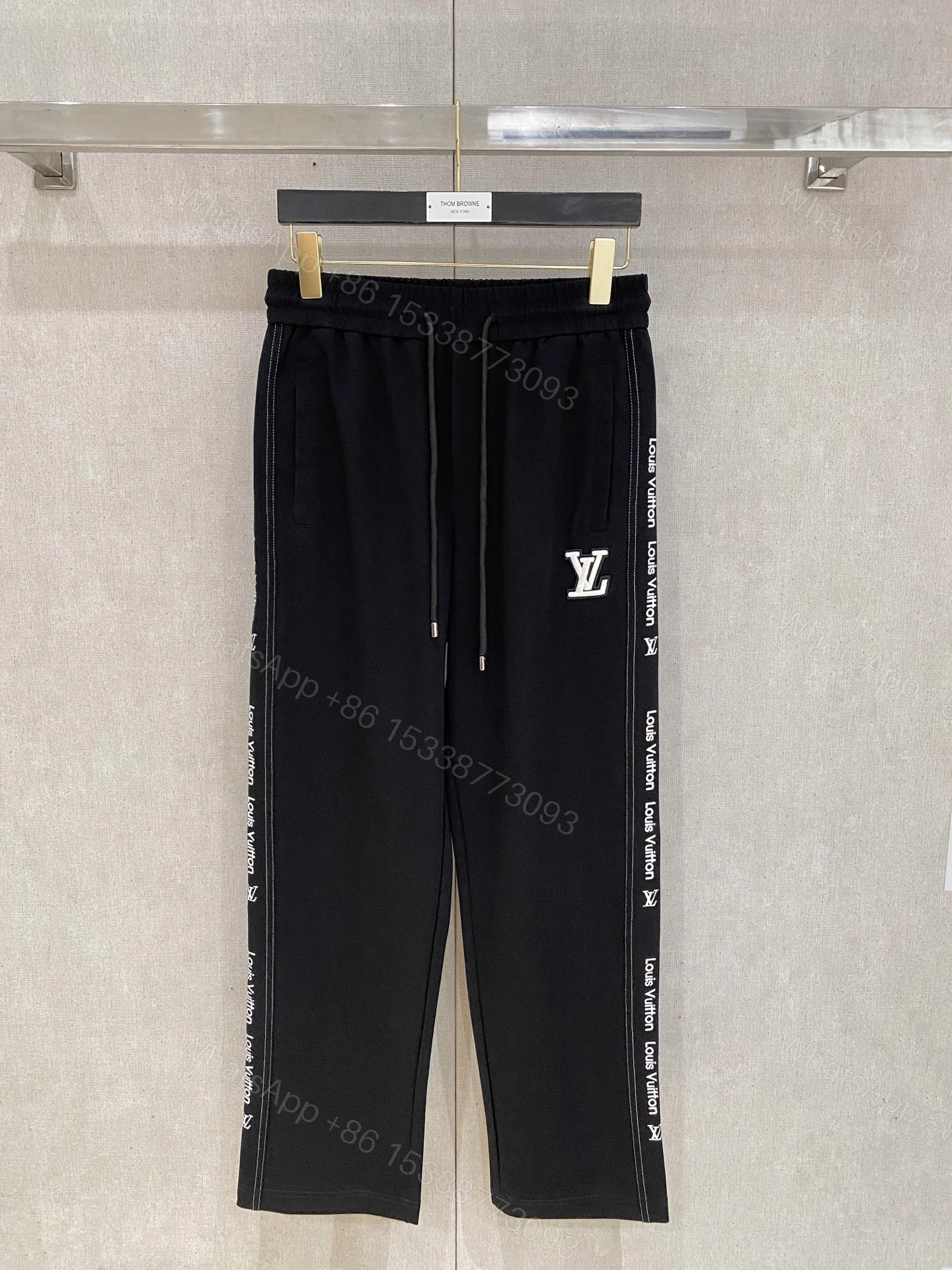 LV高仿運動長褲修身版型百搭耐看 休閒時尚2025潮流男裝 — view 1