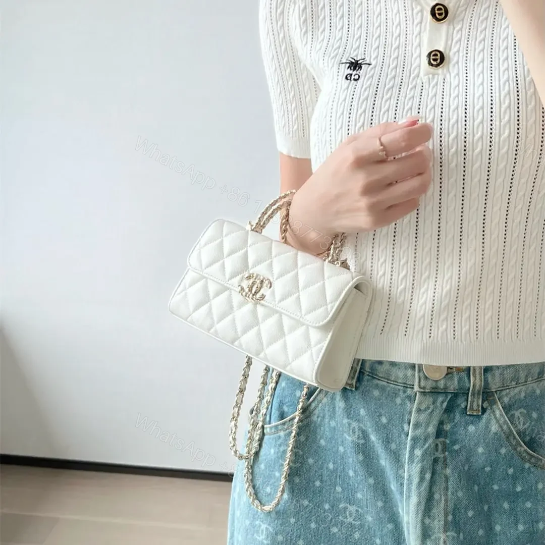 View 23 of 高仿Chanel*25S系列AP3238亮面小牛皮單肩包白色免檢版