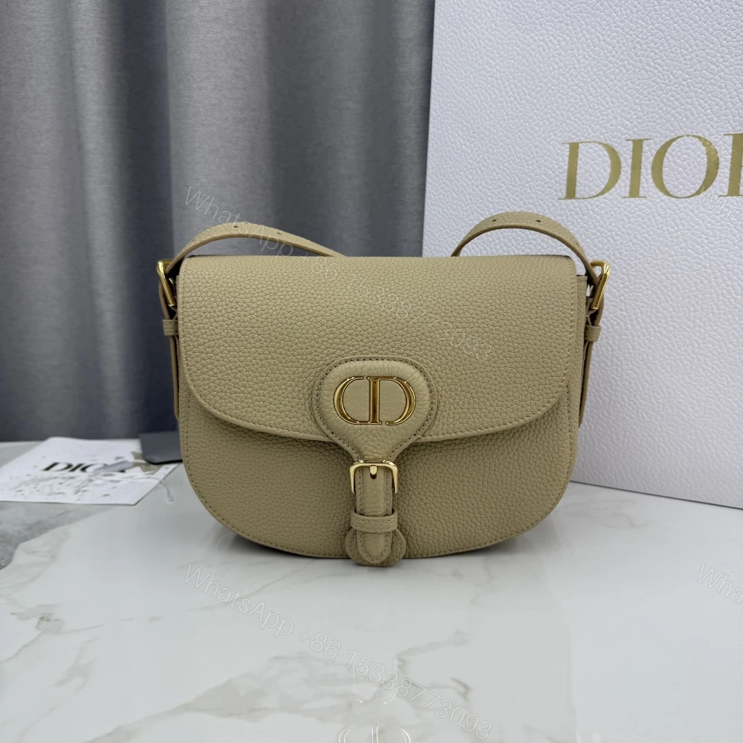 Dior 高仿卡其色Bobby半月包 女士款日常耐看推薦色系 — view 1