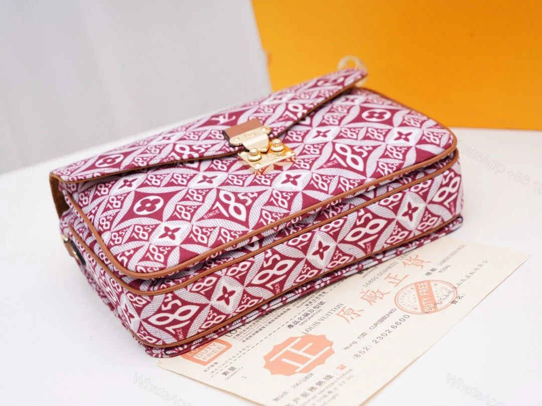 View 4 of LV By The Pool Pochette Métis