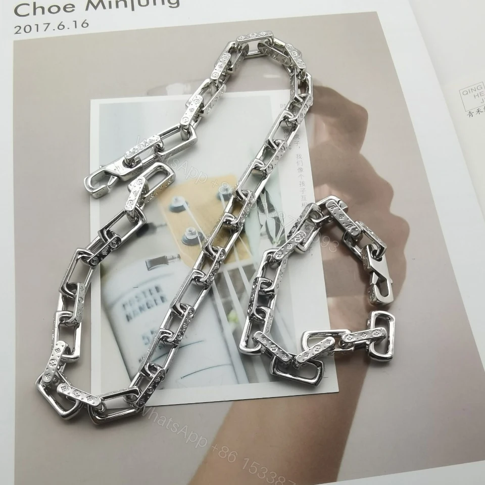 View 2 of EN – Lux LV Necklaces 093