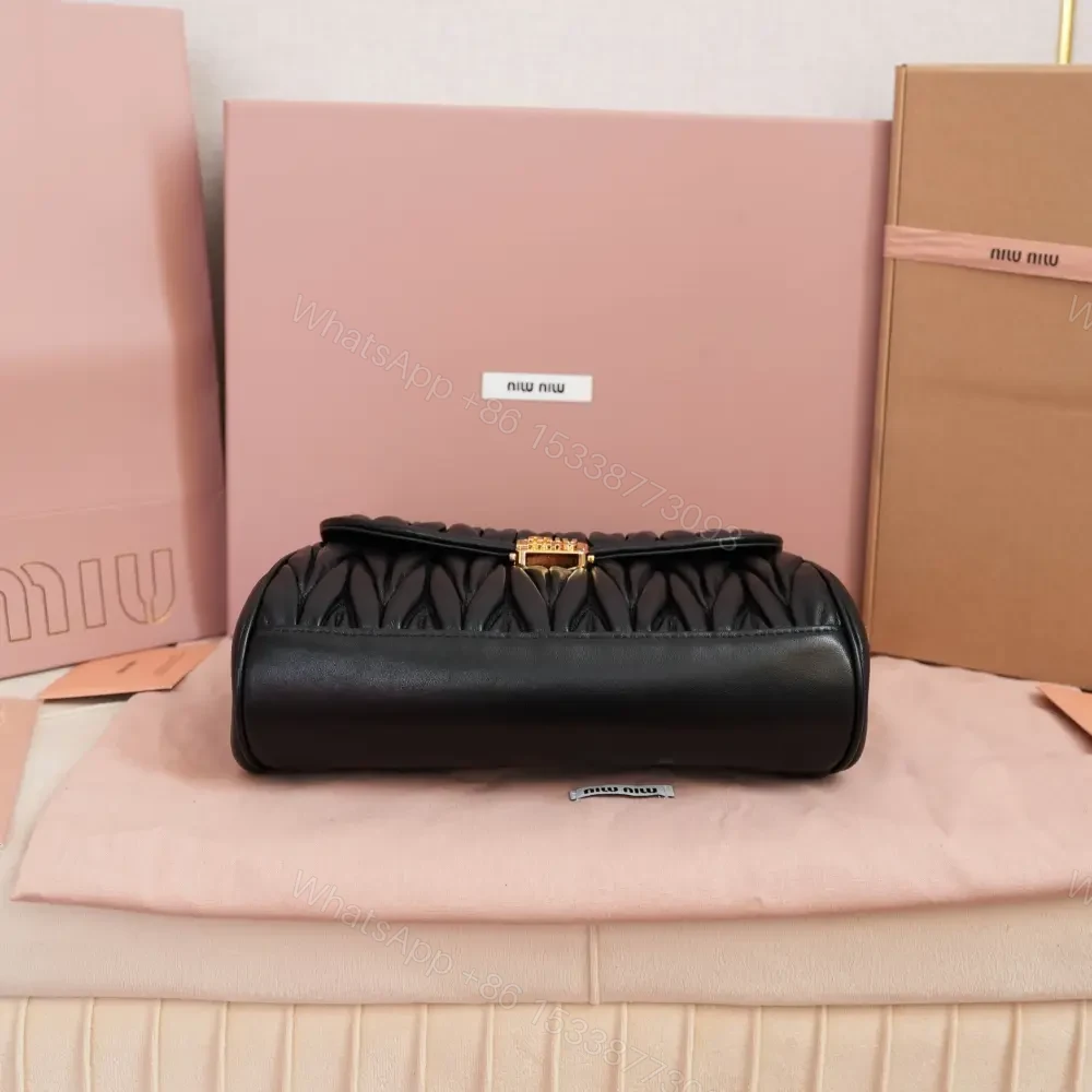 View 5 of 高仿miumiu*Matelasse系列5BD266單肩斜挎包黑色免檢版