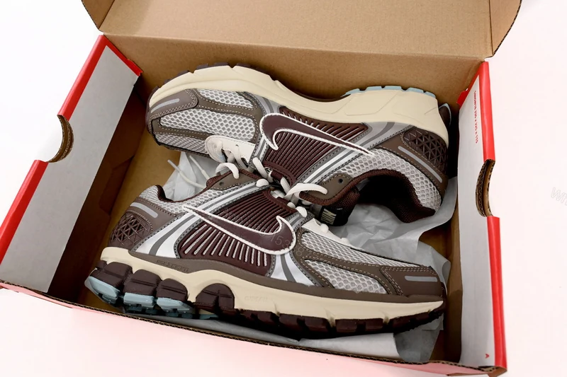 Nike Air Zoom Vomero 5 Beige Brown FD9920-022 — view 2