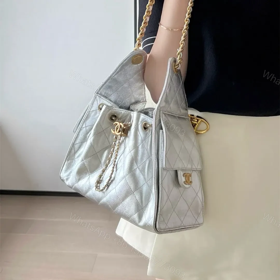 View 21 of 高仿Chanel*25S系列AS5293金屬牛皮流浪包銀色小號免檢版