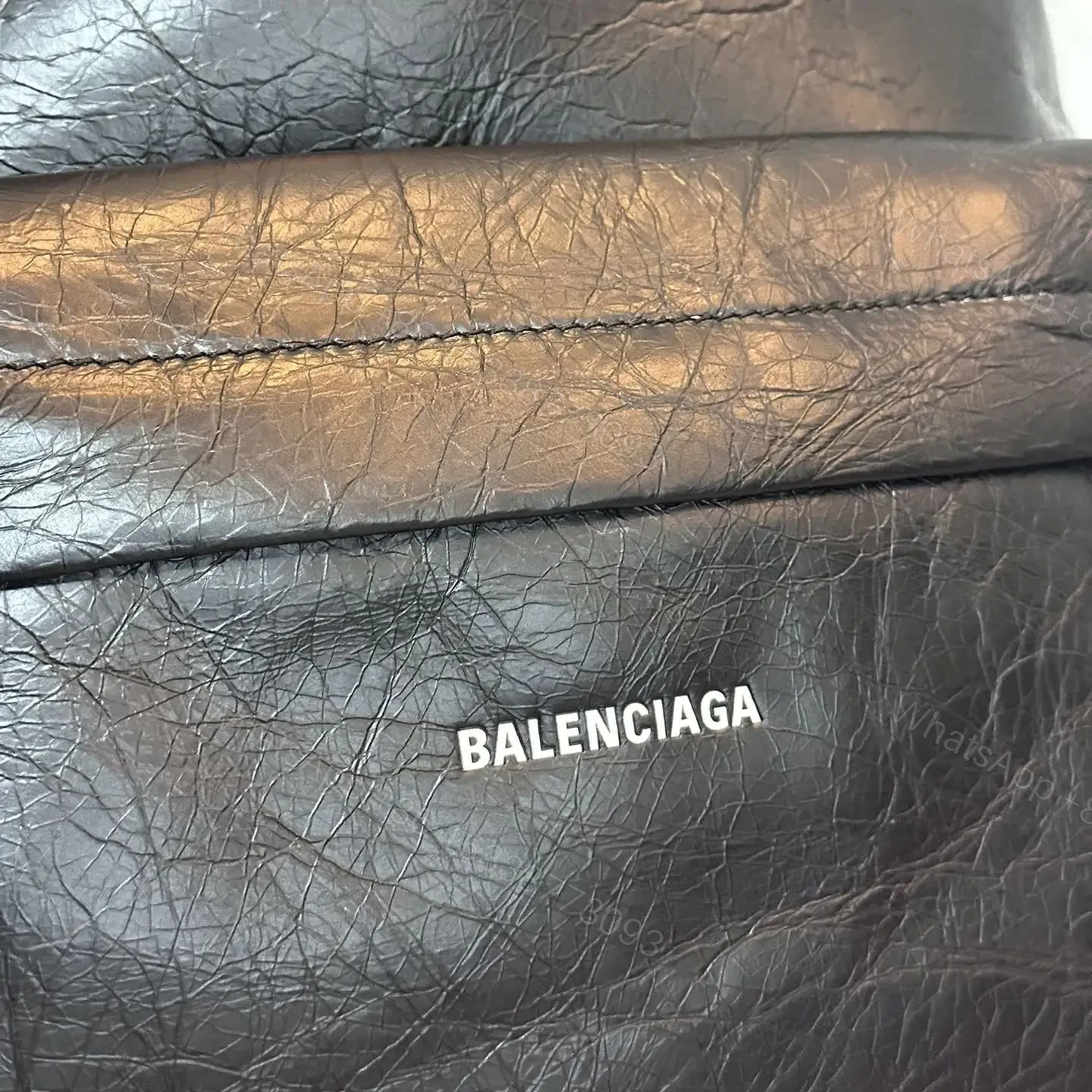 View 16 of 高仿BalenciagaExplorer系列小羊皮雙肩包S
