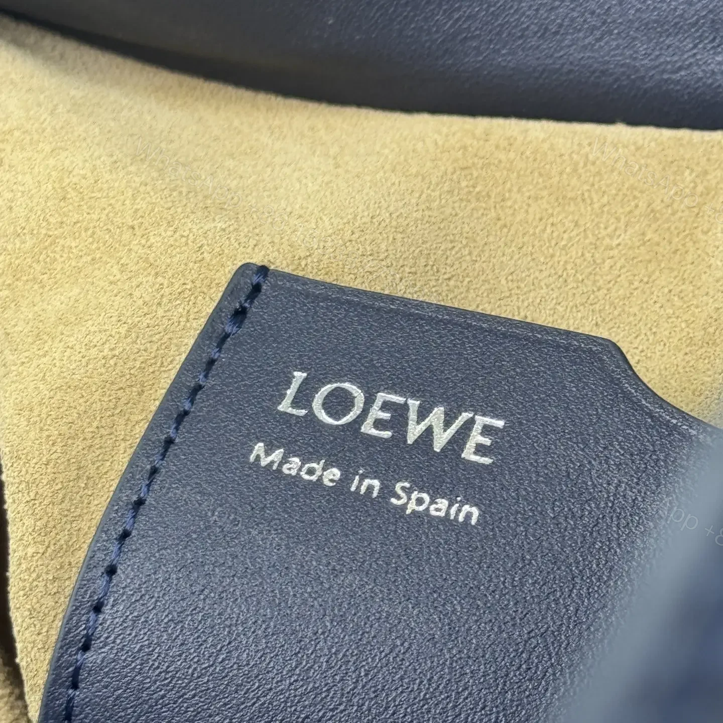 View 8 of 高仿Loewe*Ola系列5544小牛皮腋下包深藍色中號免檢版