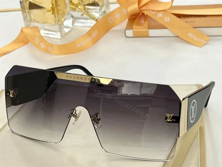 View 3 of LV SUNGLASSES – GLVT09