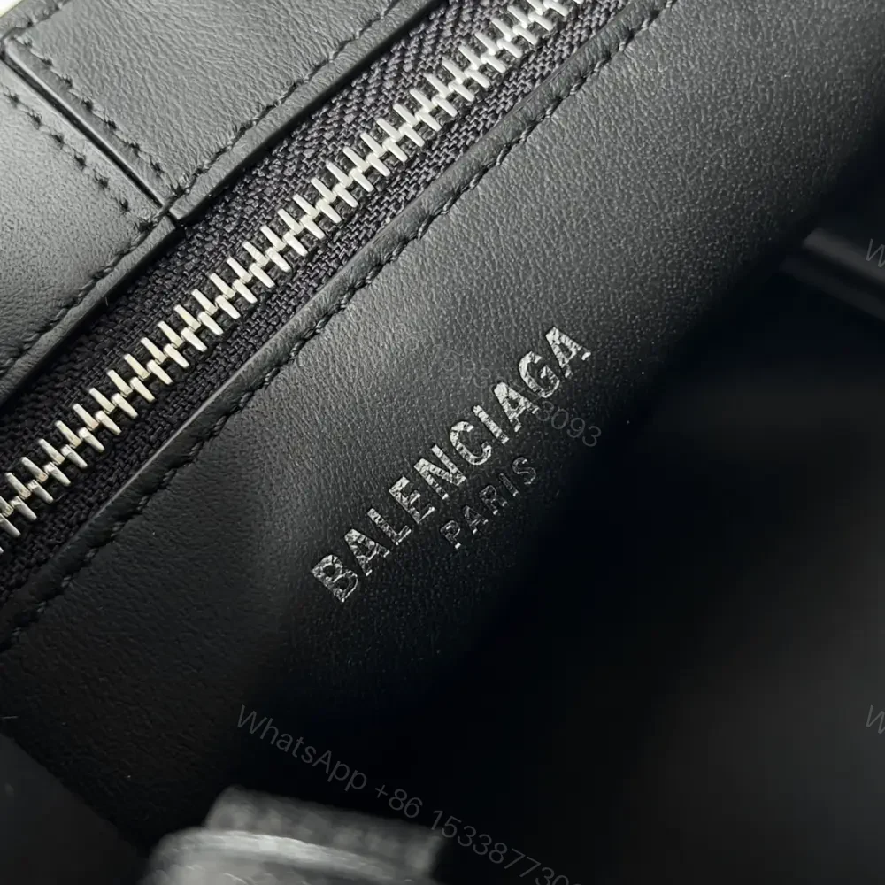 View 5 of 高仿Balenciaga*Locker水桶包2024早春XS