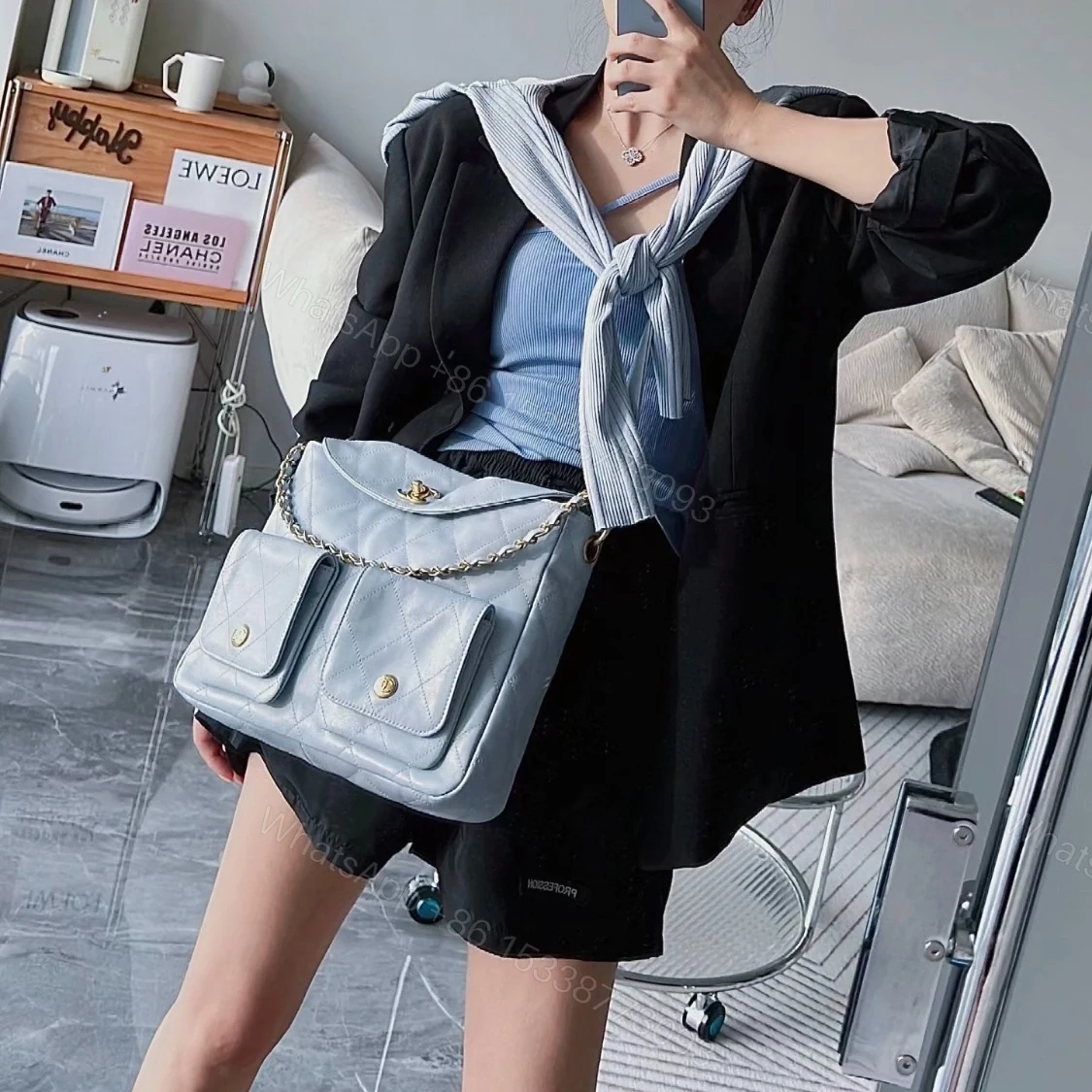 View 20 of 高仿Chanel*24P系列AS4668夾層郵差包灰色大號免檢版