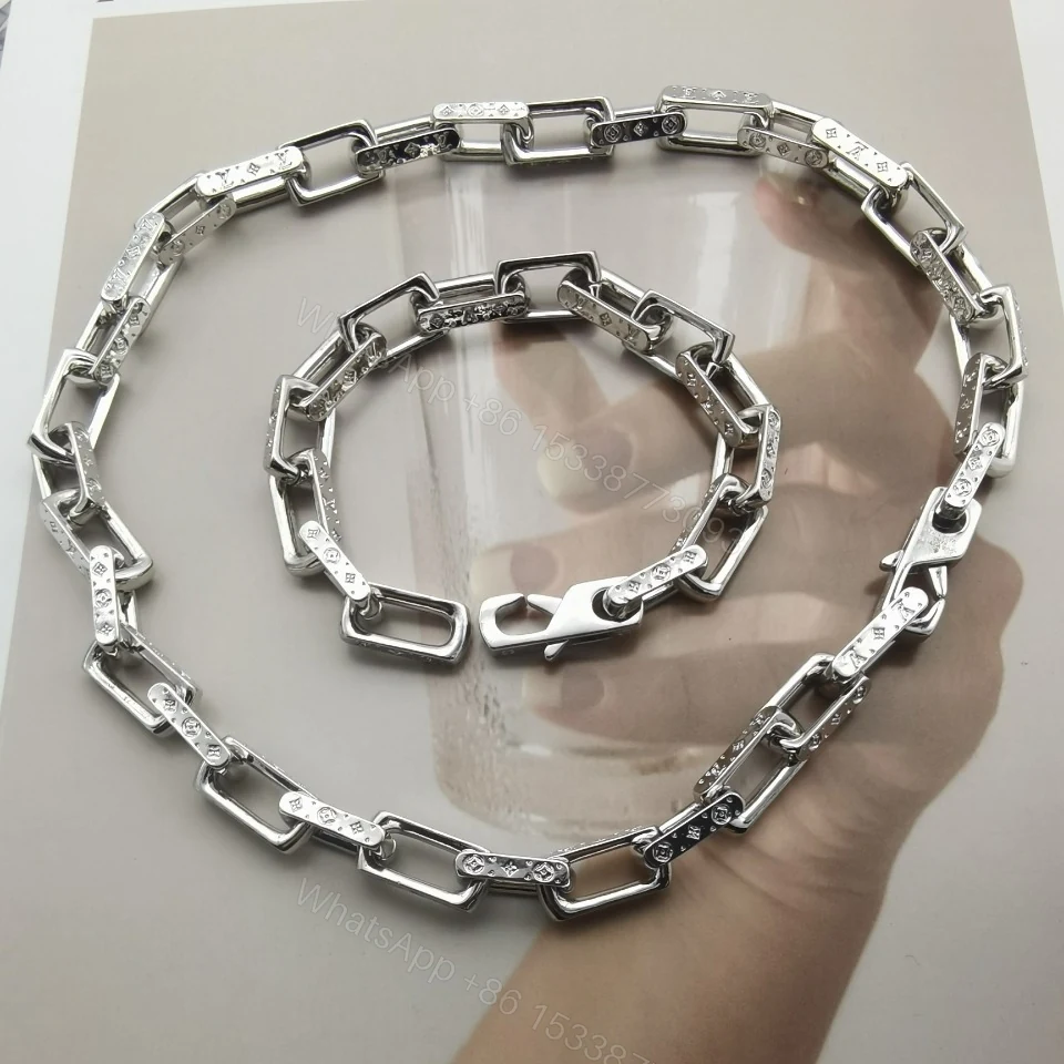 EN – Lux LV Necklaces 093 — view 1