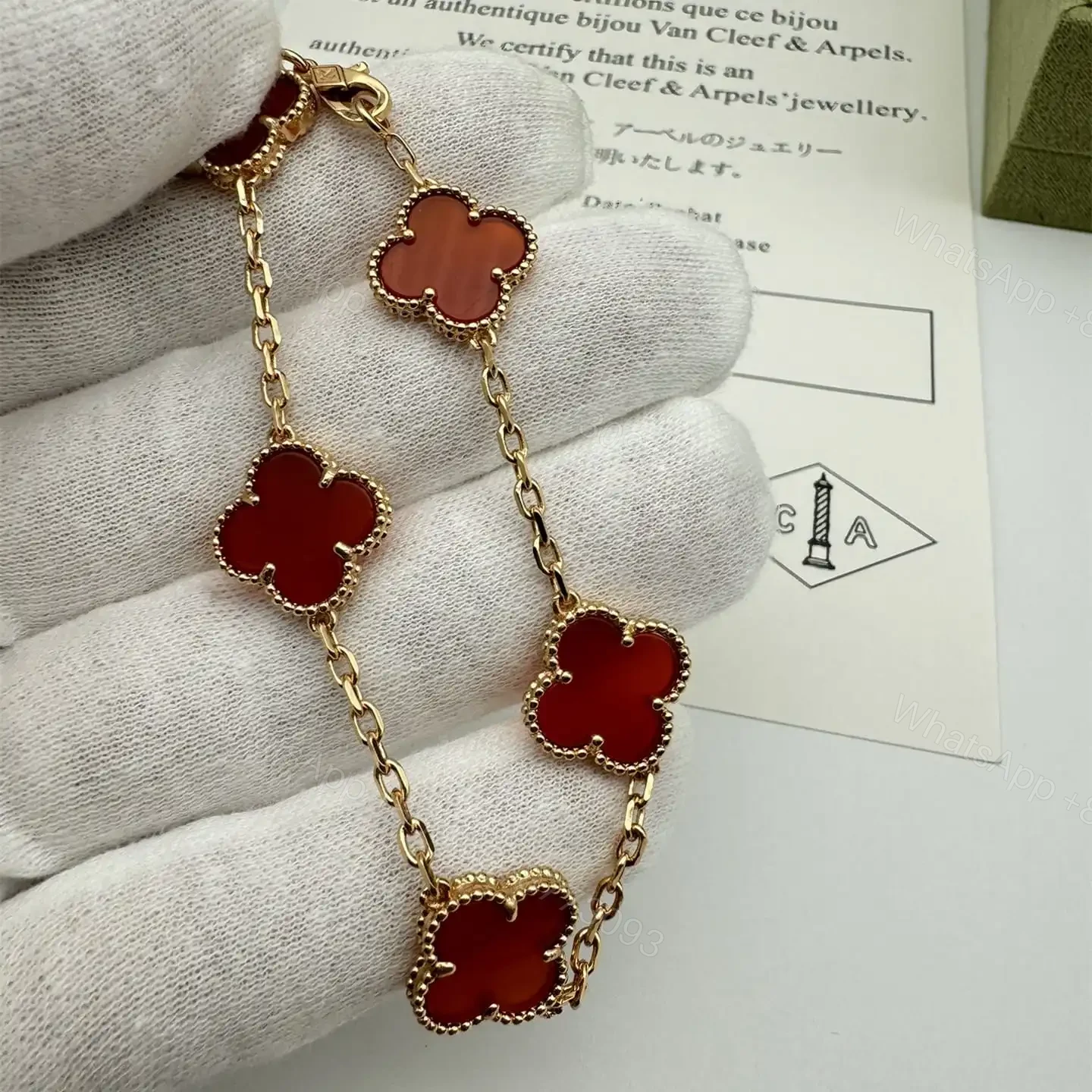 View 16 of 高仿首飾VanCleef&Arpels*RD35500紅瑪瑙黃金手鏈