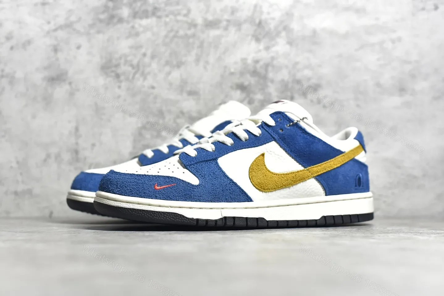 View 2 of DUNK SB LOW x KASINA “80s Bus” Reps