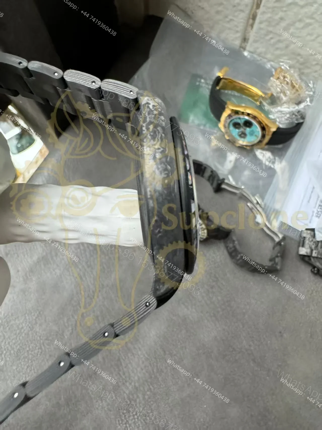 View 10 of Rolex Super Clone Carbon Fiber Daytona Rainbow Bezel Carbon Fiber Bracelet