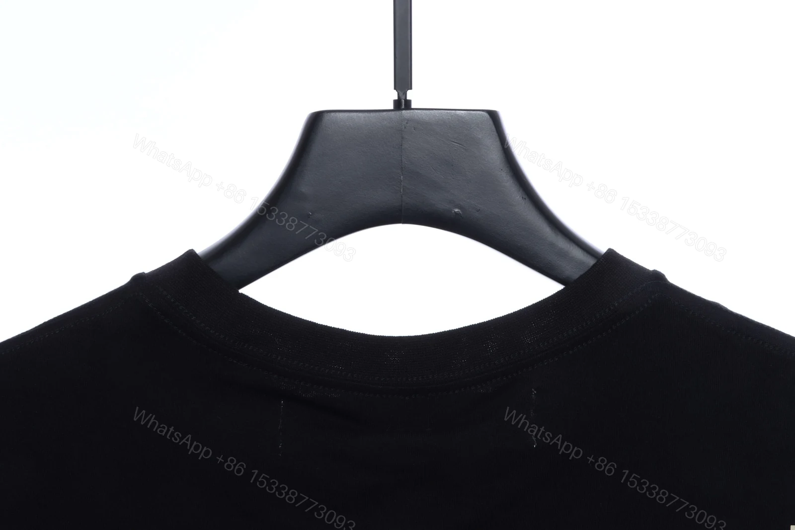 View 7 of Off-White Rubber Strip Arrow Printing Black T-Shirt