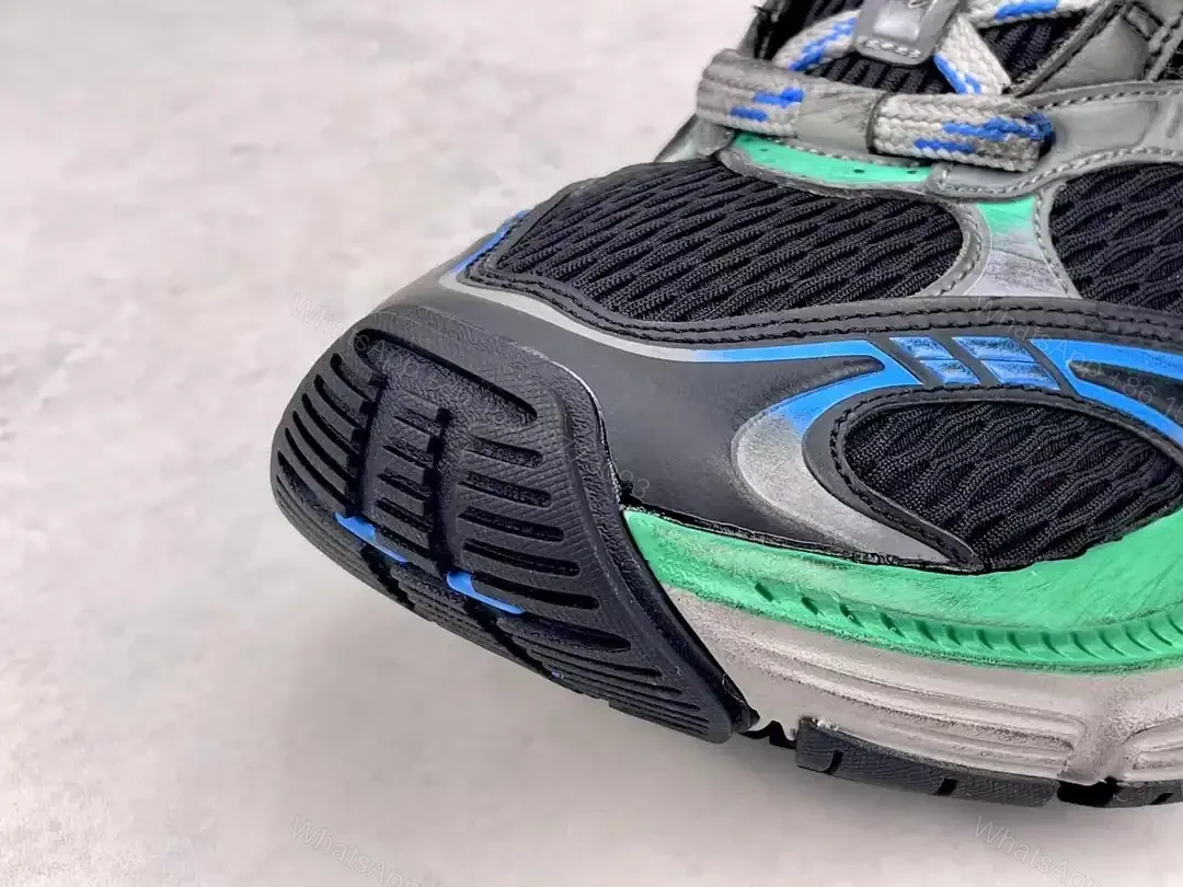 View 3 of BALENCIAGA 10XL SNEAKER – BB277