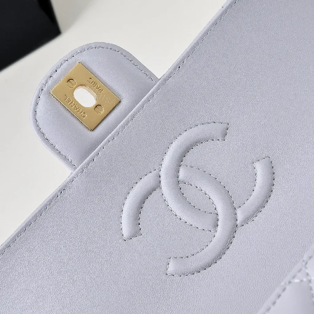 View 7 of Soft Gray Quilted Handbag: Luxe Everyday Elegance Bag