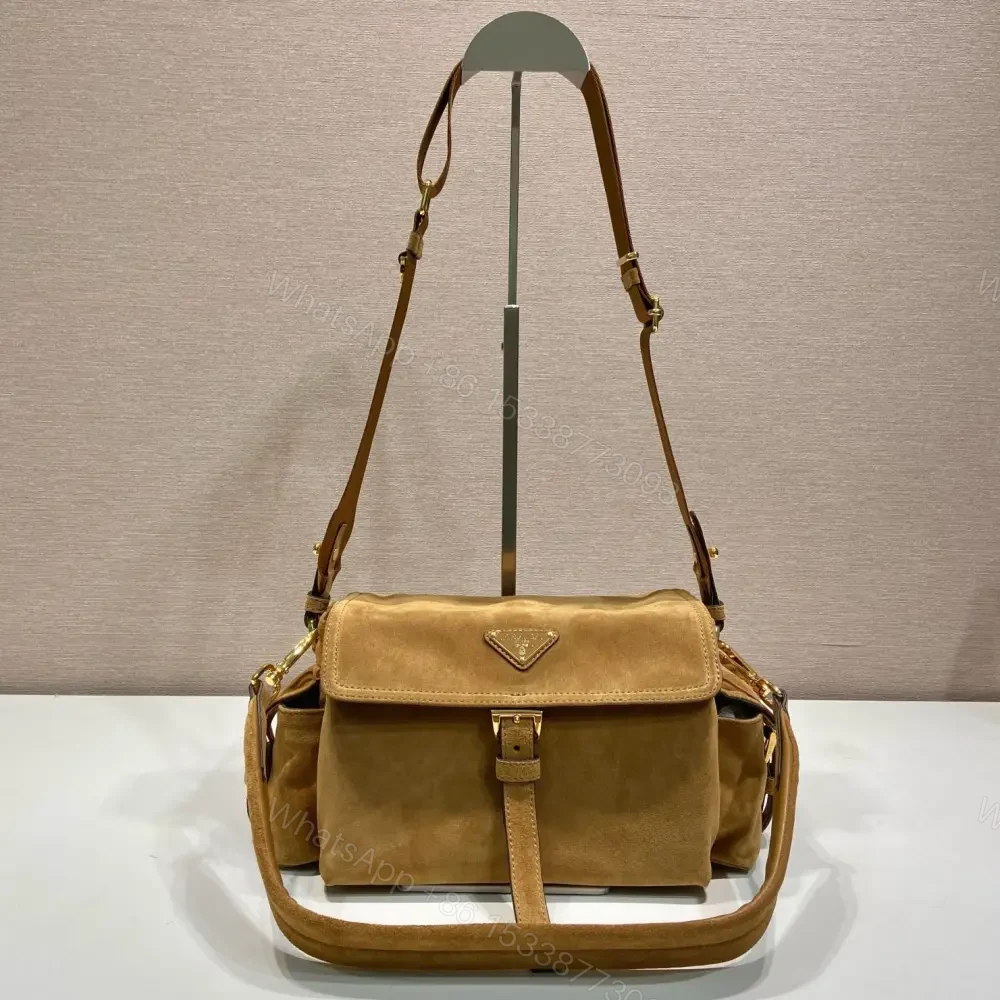 高仿Prada*Explore系列1BD394麂皮郵差包中號棕色免檢版 — view 1