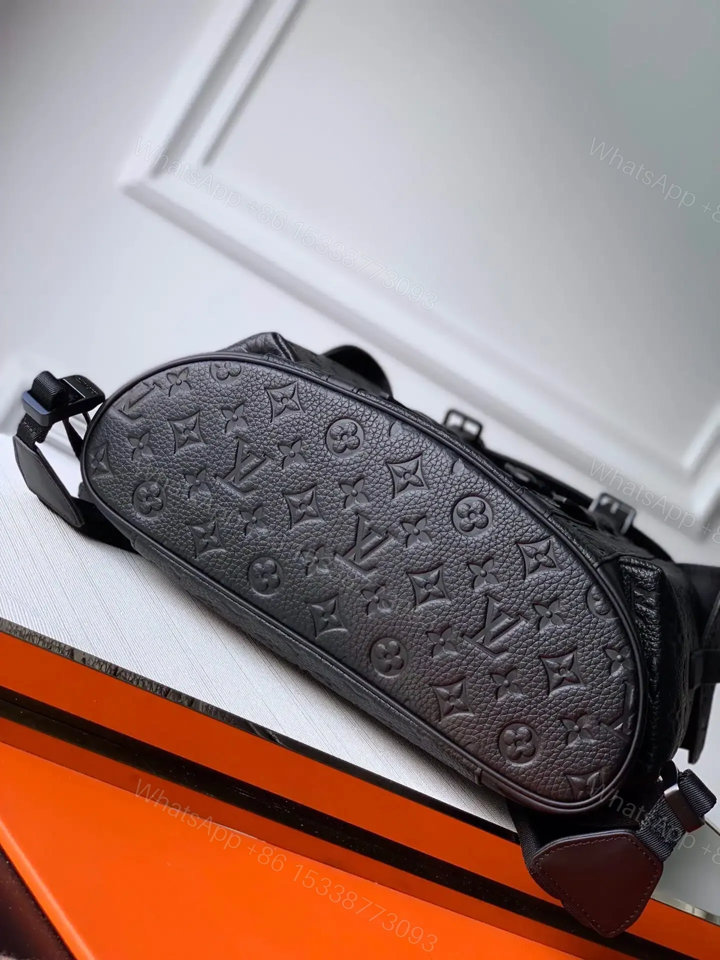 View 5 of LOUIS VUITTON CHRISTOPHER MM – LBV373