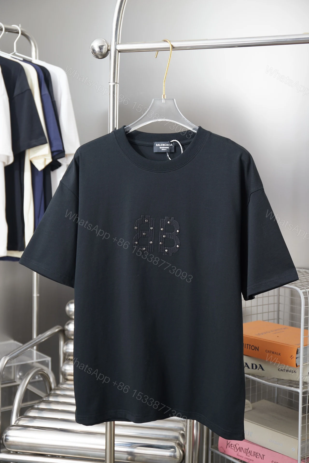 Balenciaga 高仿BB立體鉚釘刺繡短袖T恤 寬鬆版男女同款潮流百搭黑色 — view 1
