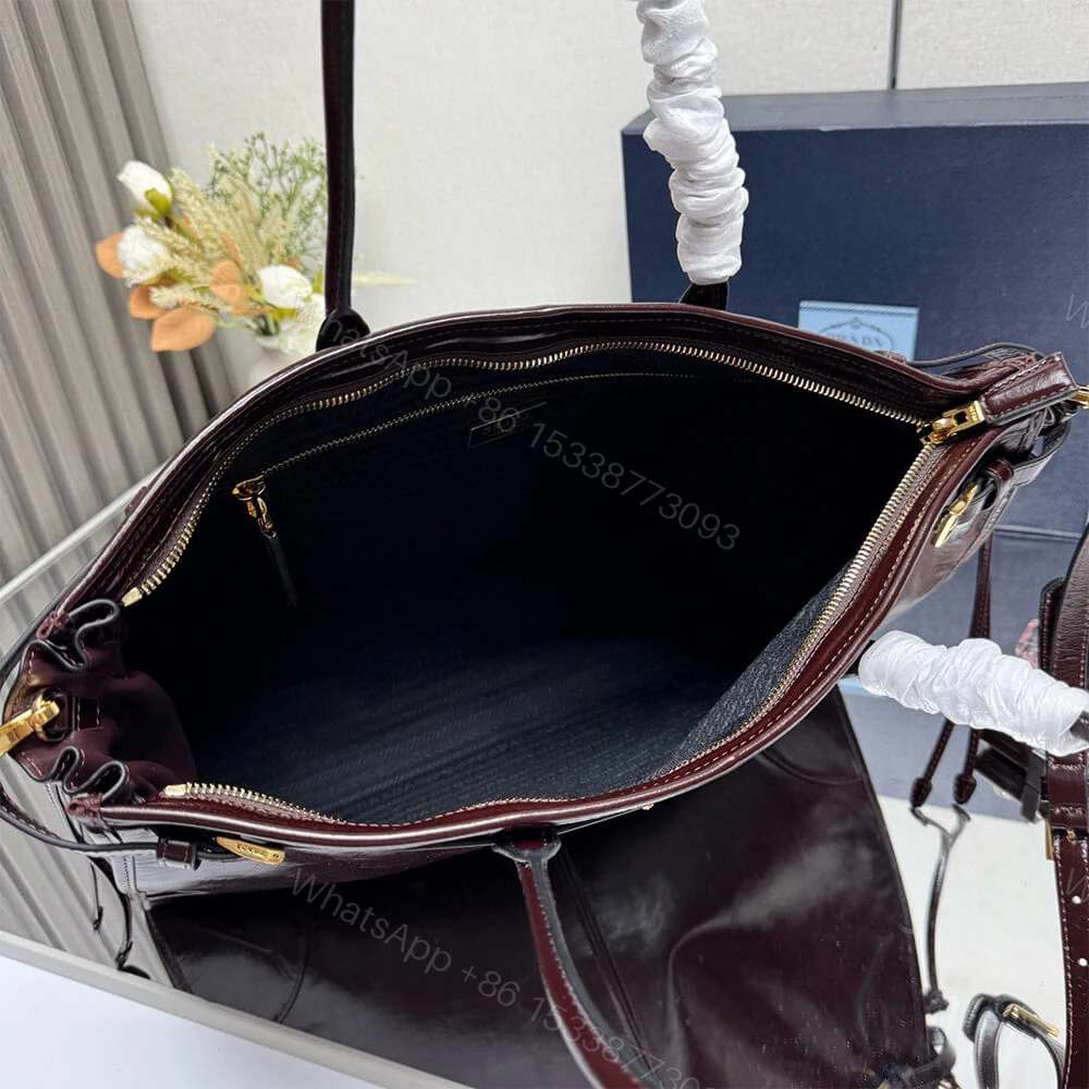 View 8 of Prada Bonnie extra-large leather handbag(HIGH-END GRADE)