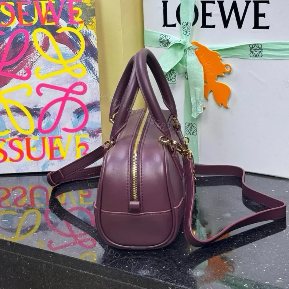 View 2 of 高仿Loewe*Amazona系列7240橫版手提包酒紅色免檢版