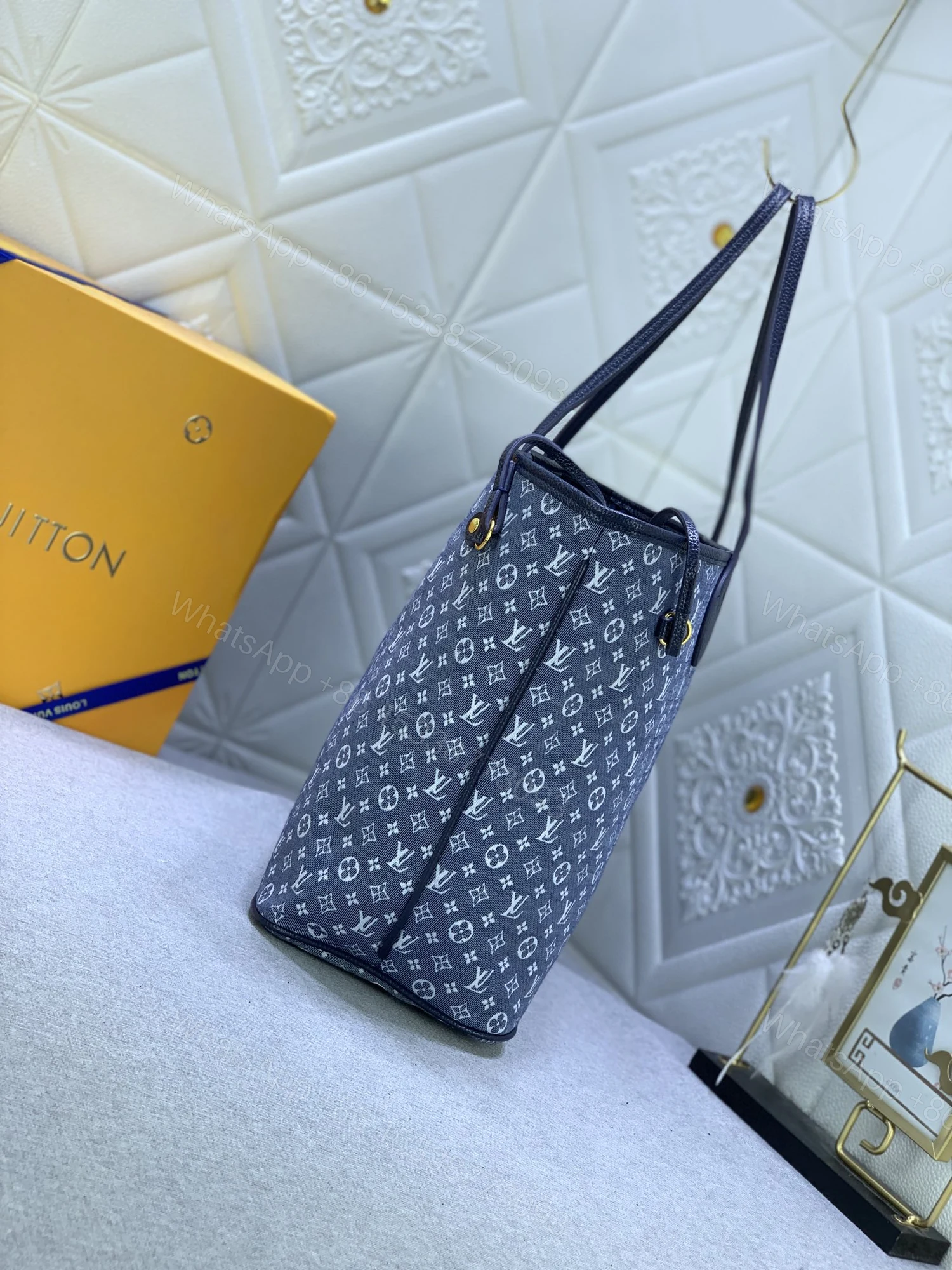 View 5 of Louis Vuitton Neverfull Classic