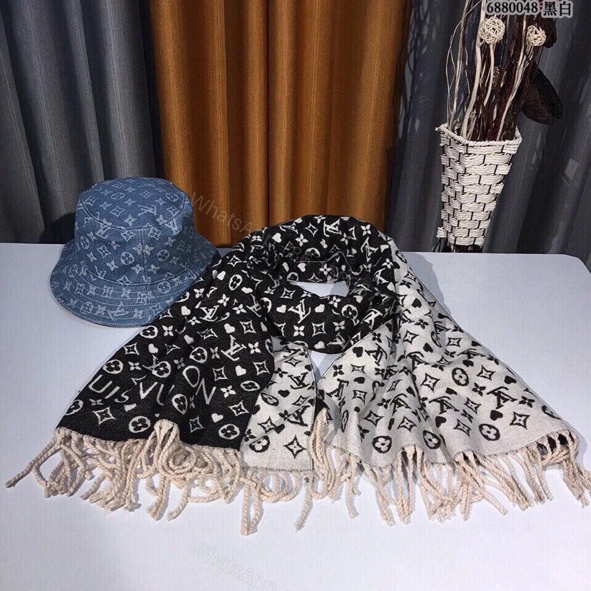 View 4 of EN – Luxury LUV Scarf 031