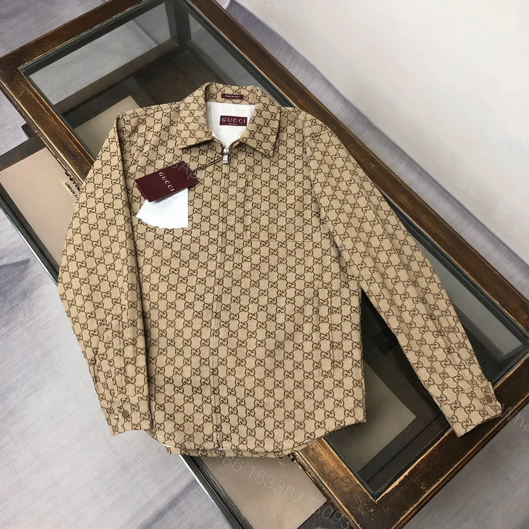 Gucci高仿男士拉鍊外套 經典全幅老花Logo設計 — view 1