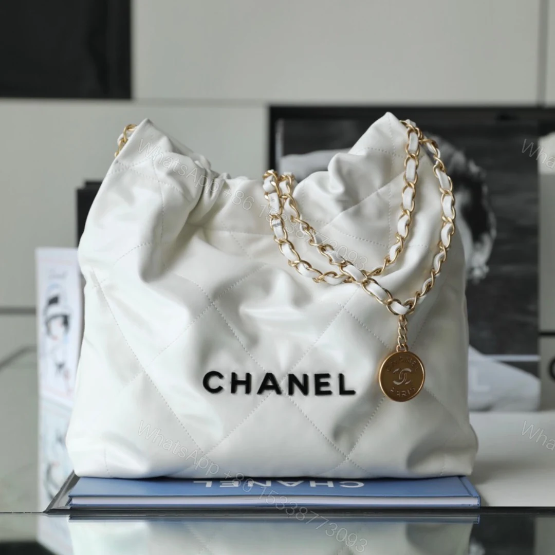 Chanel 11 Handbag 22 Shopping Woman’s White Smooth Leather 35cm — view 1