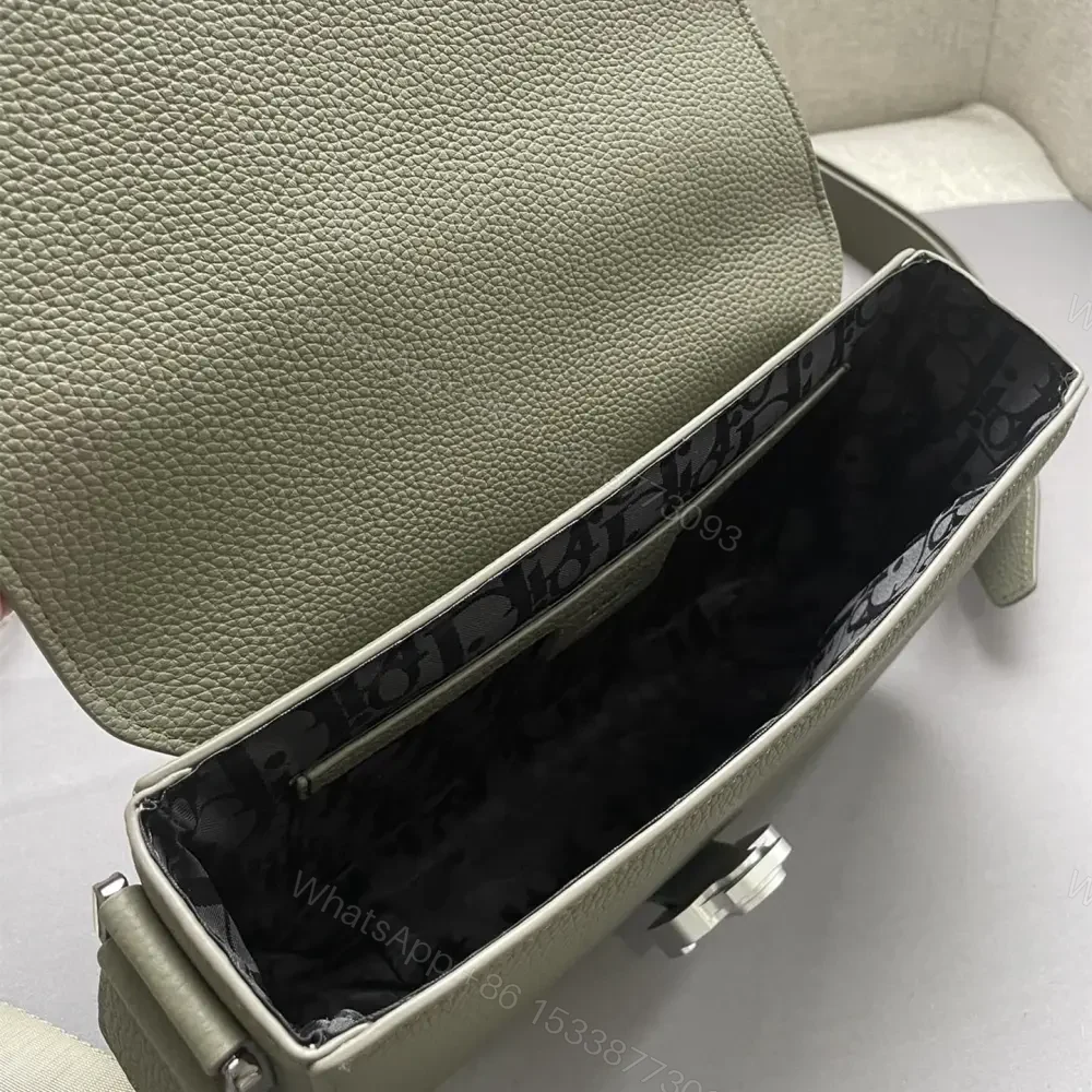 View 9 of 高仿Dior*Saddle系列1ADH672粒面牛皮翻蓋包牛油果免檢版