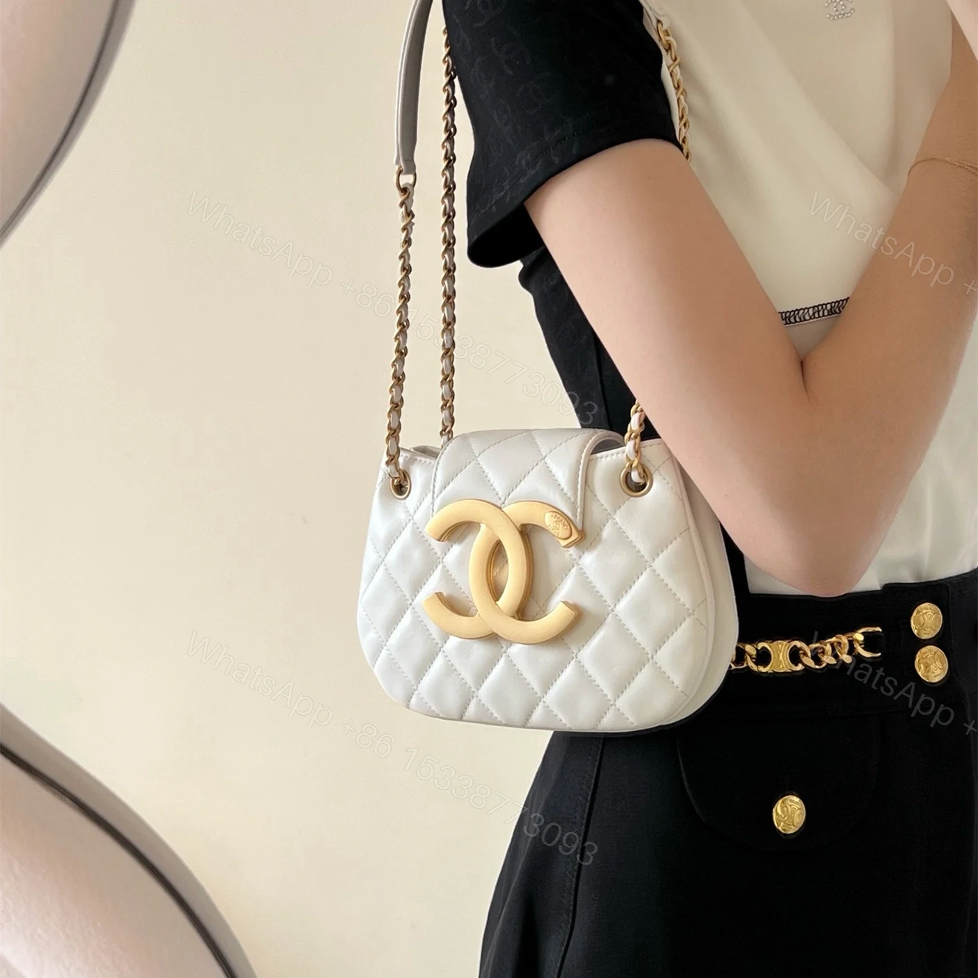 View 22 of 高仿Chanel*24C系列AS4609圓挎包白色小號免檢版