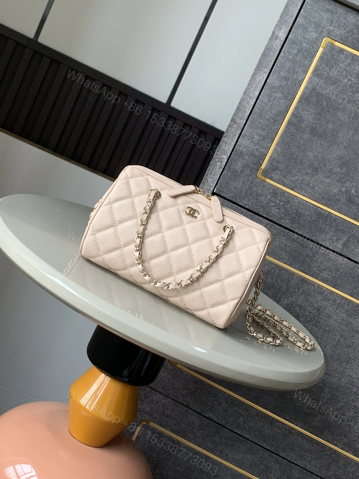 Chanel 高仿米白色迷你箱型鏈條包 女士小方包 2025輕巧百搭款 — view 1