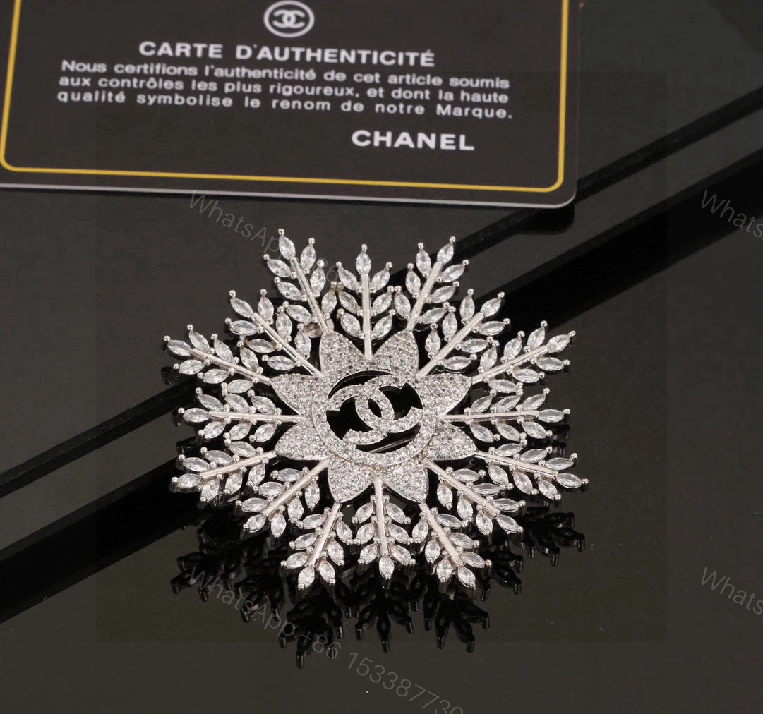 Chanel高仿雪花胸針設計感奢華風格女款飾品冬日限定款 — view 1