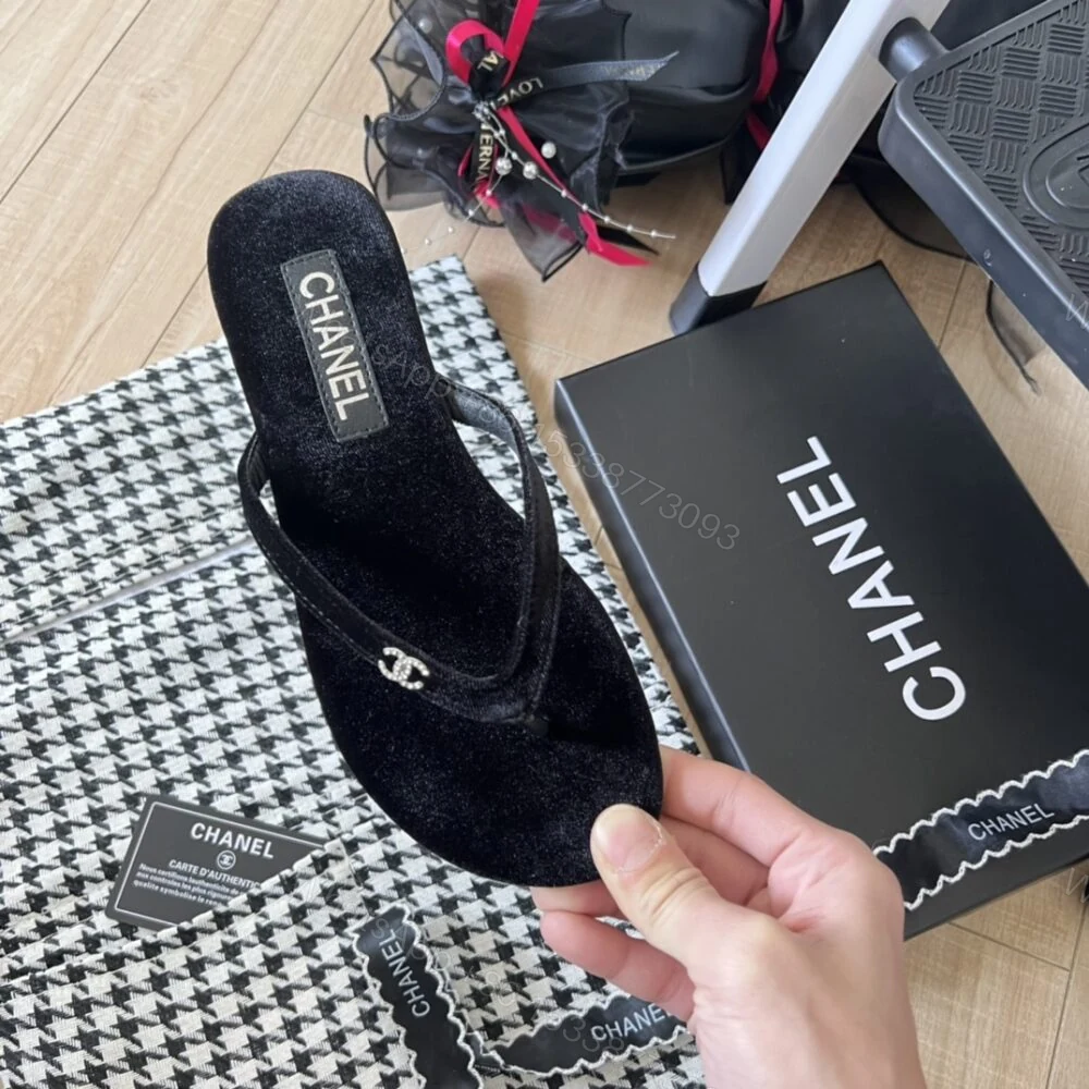View 7 of Chanel Thongs Slipper Velvet In Black