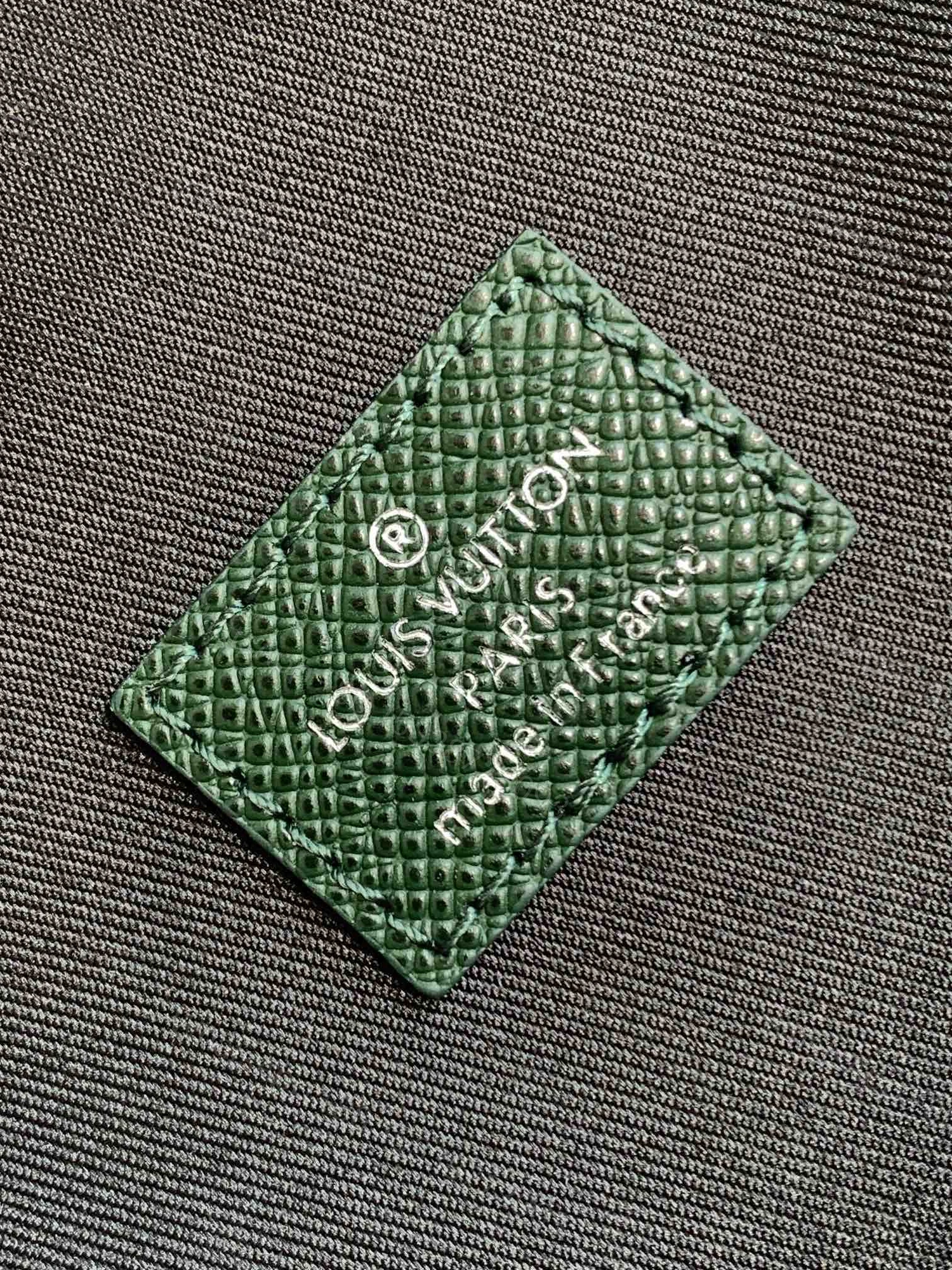 View 9 of LV AVENUE SLINGBAG 31 IN DARK GREEN TAIGA LEATHER