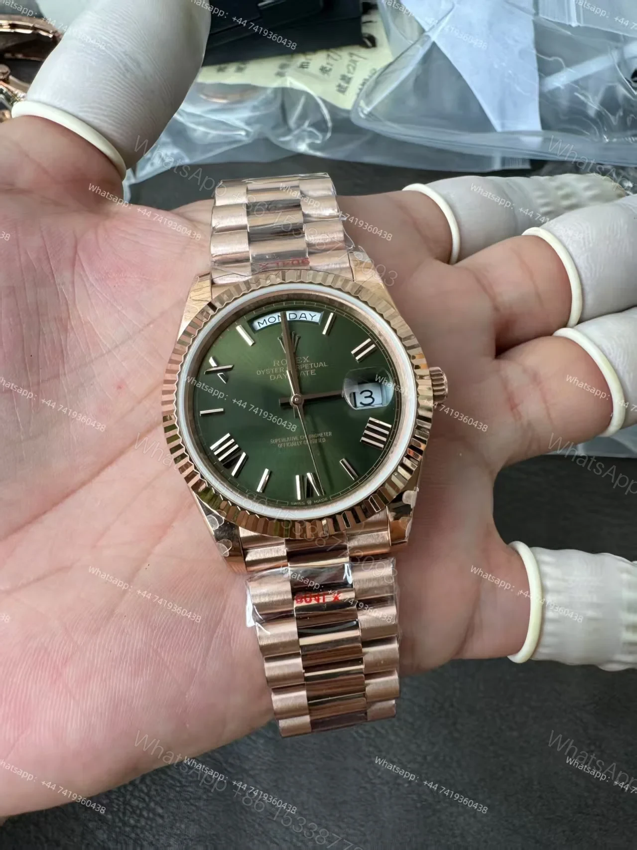 View 13 of Rolex Day-Date M228235-0025 1:1 Replica Rose Gold Olive Dial 40MM 3255 Movement Presidential Bracelet Super Clone Watch