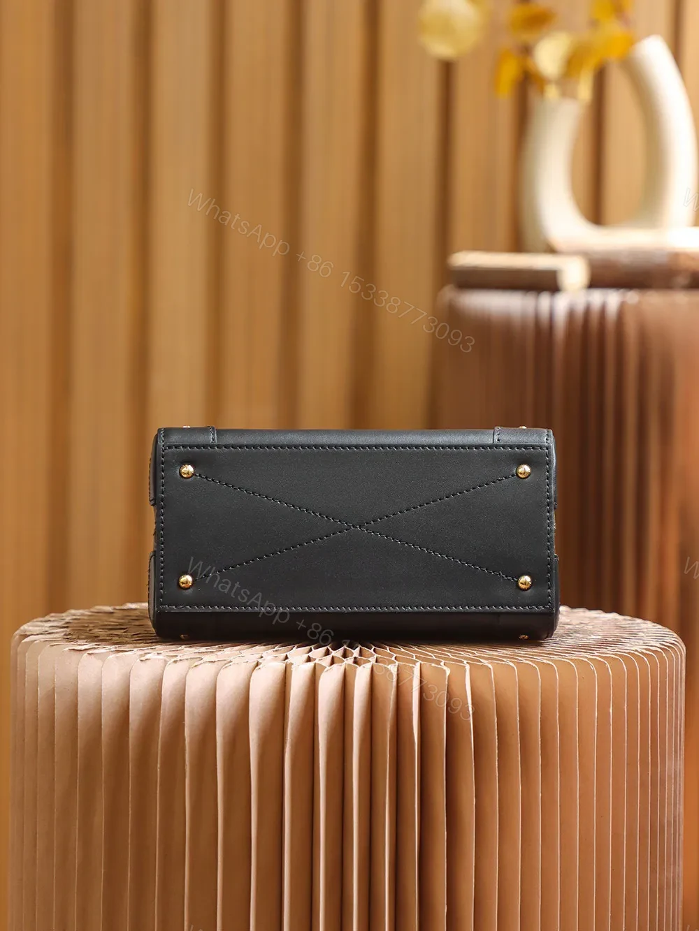 View 7 of Louis Vuitton LV Monogram Trianon PM Top-Handle Bag Like Auth Handbags 21x18x11cm