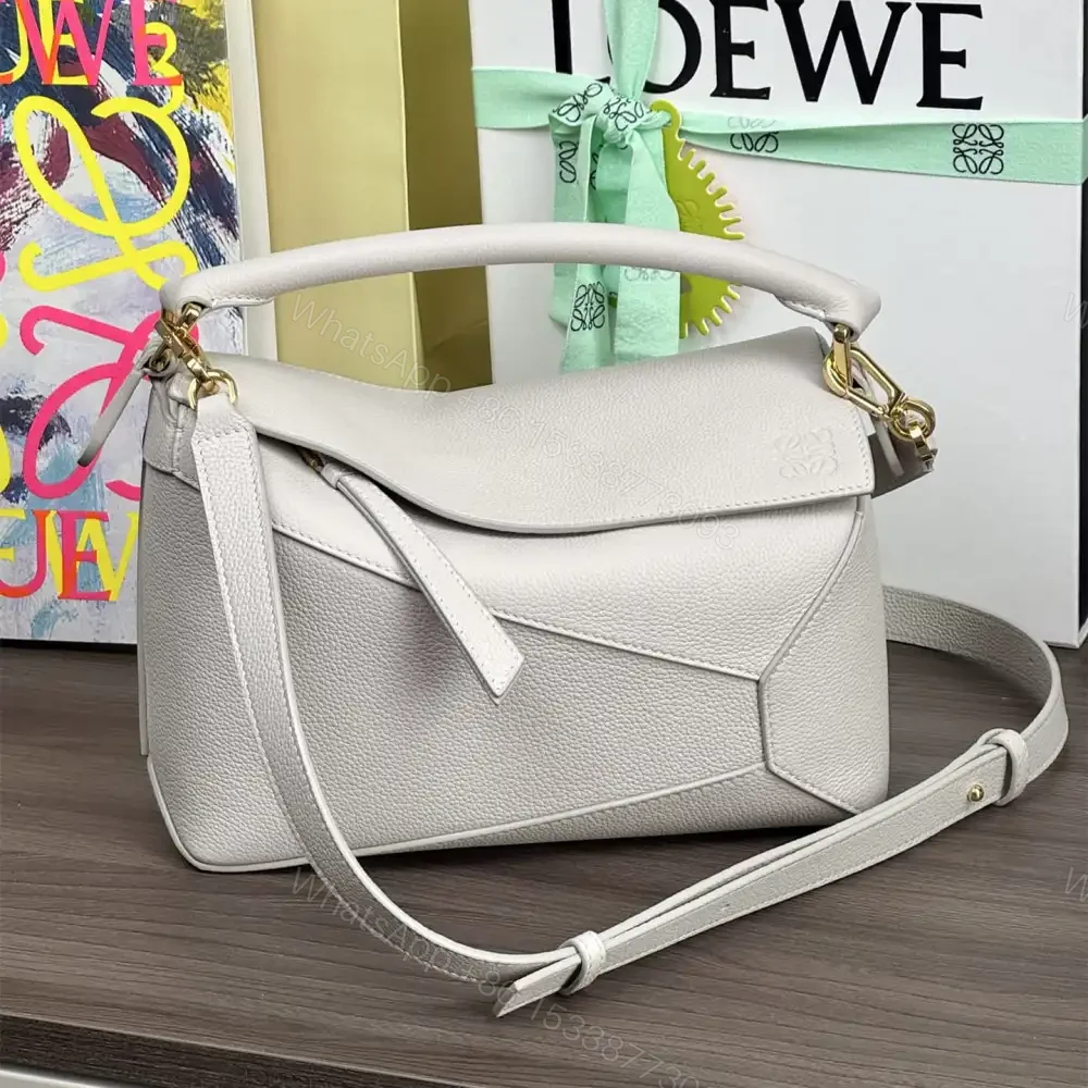 高仿Loewe*Puzzle系列1769單肩包小牛皮白色小號免檢版 — view 1
