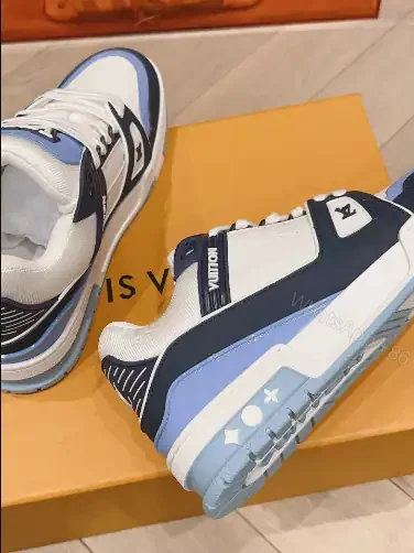 View 8 of LOUIS VUITTON TRAINER SNEAKERS IN WHITE AND BLUE – LSVT330