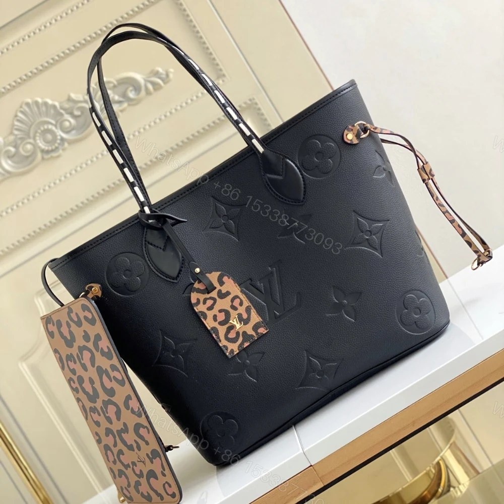 View 2 of Louis Vuitton Bolsa Neverfull MM Black 31Cm M45856
