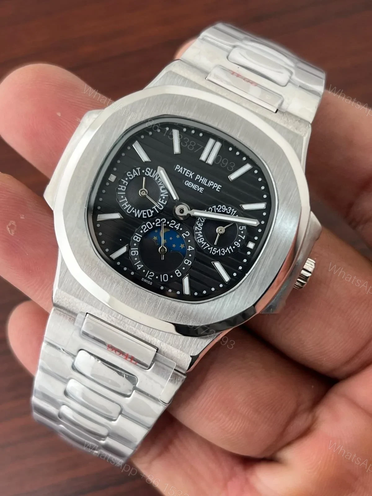 Patek Philippe Nautilus Automatic — view 1