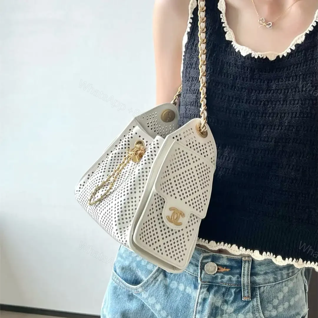 View 17 of 高仿Chanel*26P/25Bag系列AS5631小牛皮鏤空單肩包白色免檢版