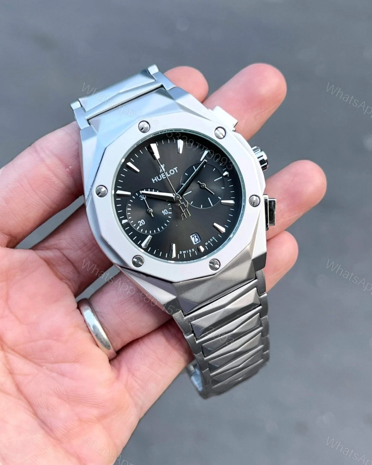 Hublot Big Bang Diamond Cut Charcoal Black 40mm Quartz — view 1