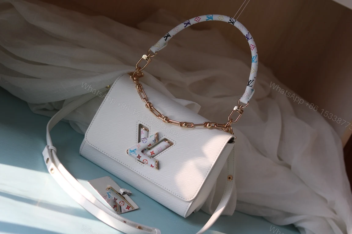 LV A貨 白色肩背包 多彩字母手提鏈條設計 — view 1