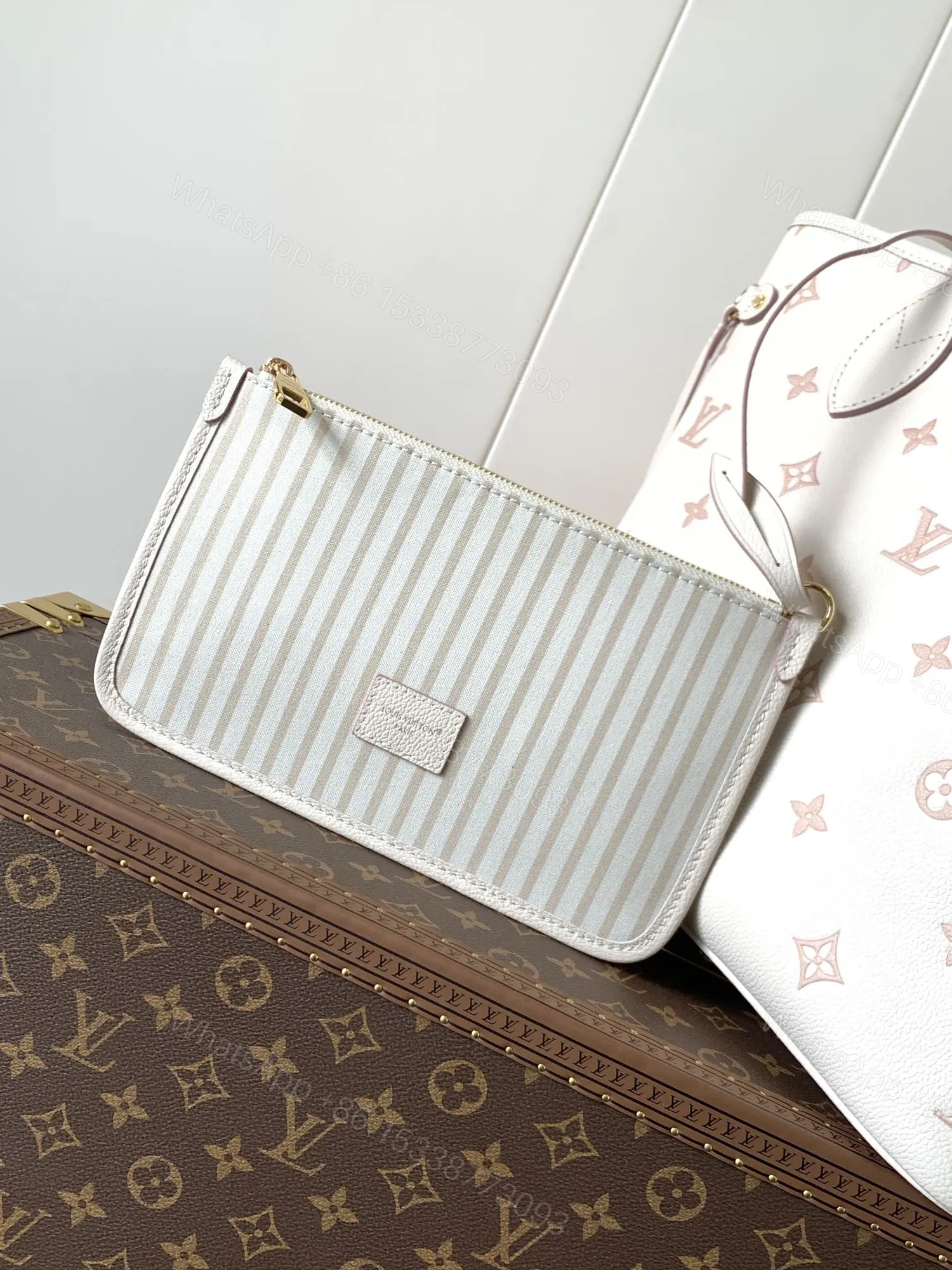 View 4 of LV NEVERFULL MM TOTE BAG 32 IN WHITE MIX PINK CALFSKIN