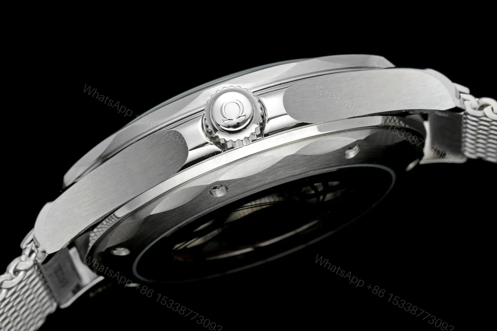 View 7 of Omega Seamaster Diver 300M No-Date Master Co-Axial 42 Stainless Steel Black Bracelet 210.30.42.20.01.010