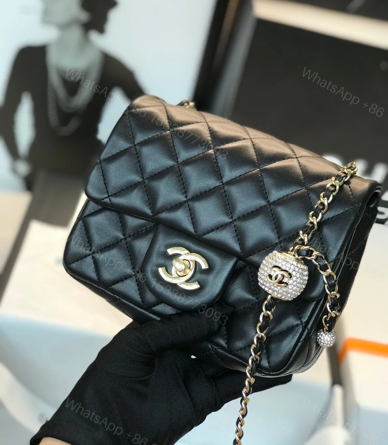Chanel Classic Mini Square Black — view 1