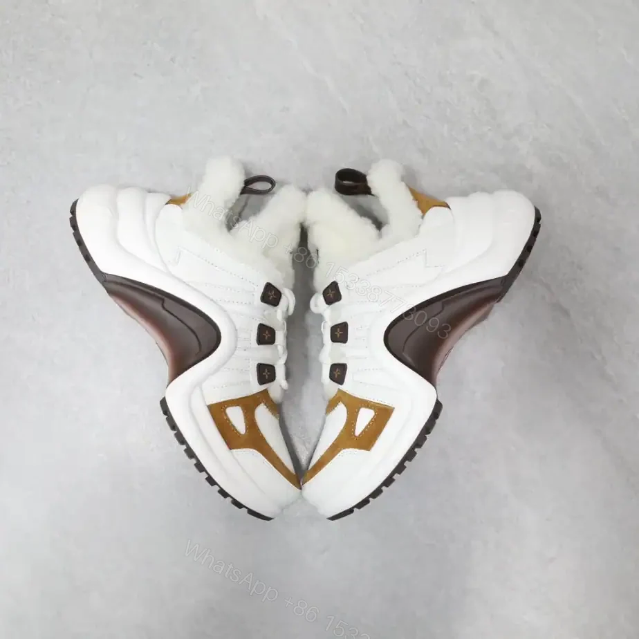 View 3 of LV ARCHLIGHT SNEAKER – LSVM002
