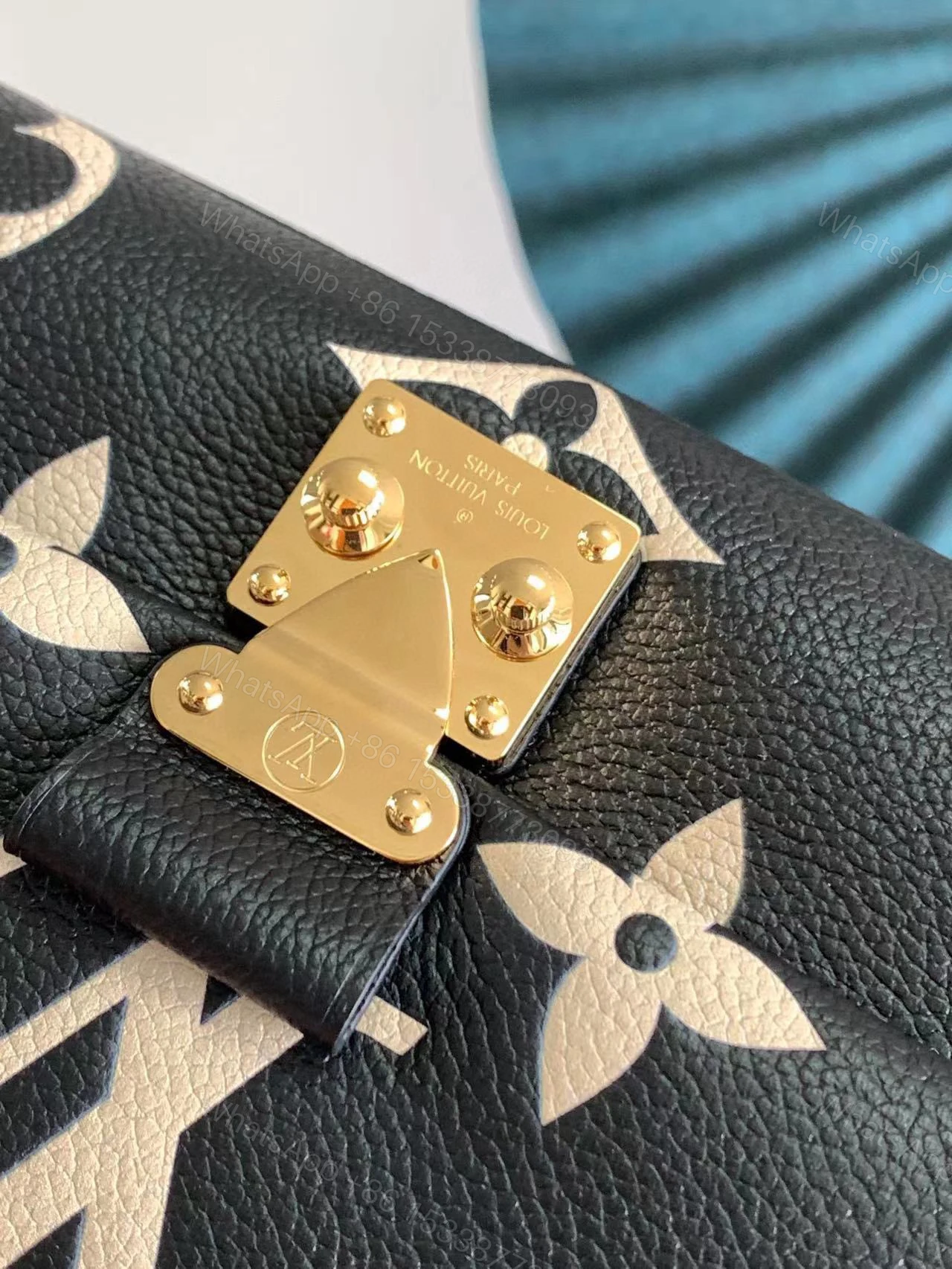 LV A貨黑米拼色壓花鎖扣手提包 經典氣質優雅造型女包 — view 1